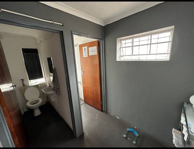 360M² WAREHOUSE TO LET IN WOODSTOCK